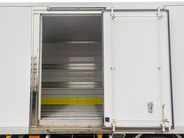 「H24　いすゞ　フォワード　矢野特殊製冷蔵冷凍車　最大積載3000kg －32度設定　ジョルダー4列　キーストン　左サイド扉　ラッシング #K9890」の画像3