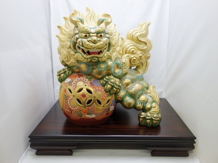 22-1324 九谷焼 玉乗り獅子 大吉 大吉窯 在銘 高さ37cm×幅35cm×奥行