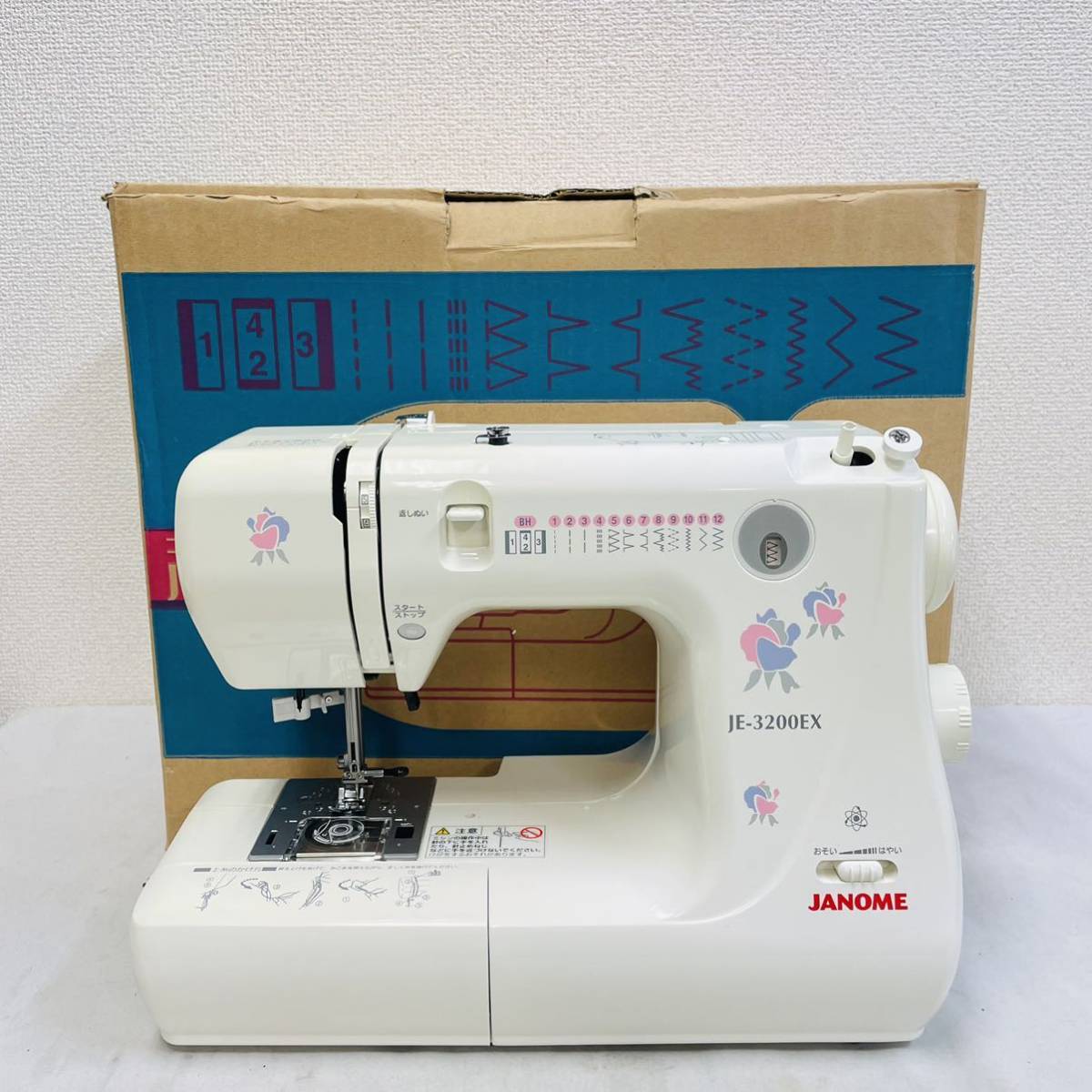 日本未入荷 ジャノメミシンMODEL JANOME 未使用保管品 JE-3200EX NN1122 当時物 裁縫機器 ジャノメ ジャノメ