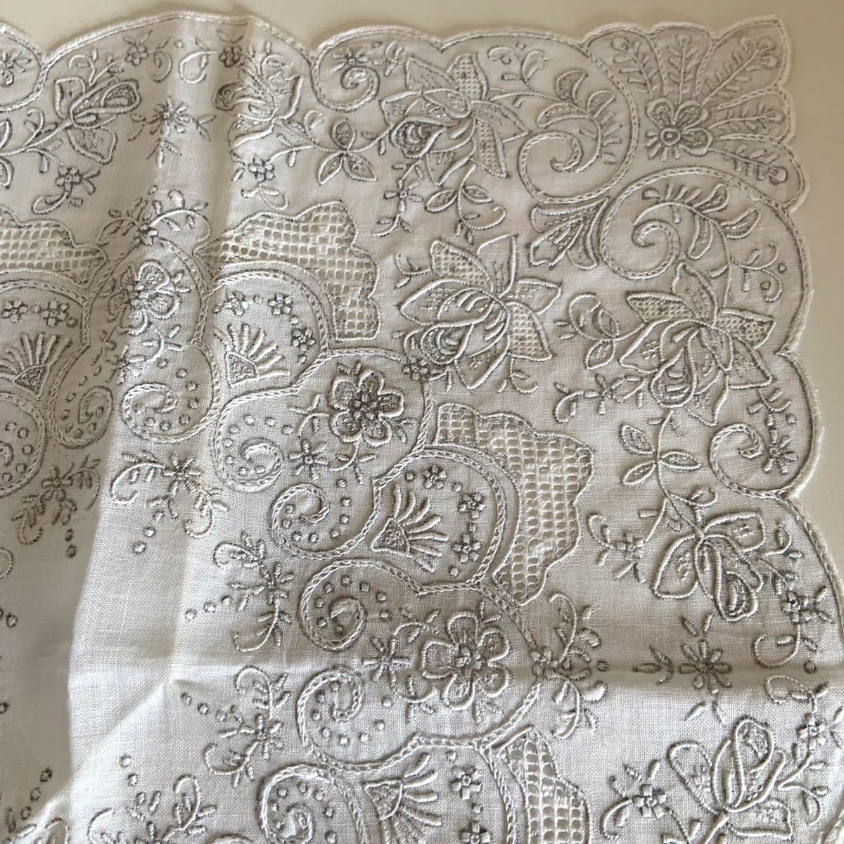 未使用 スワトウ SWATOW 汕頭 ハンカチ 手刺繍 LINEN リネン100% 中国刺繍 スワトー 保管汚れあり