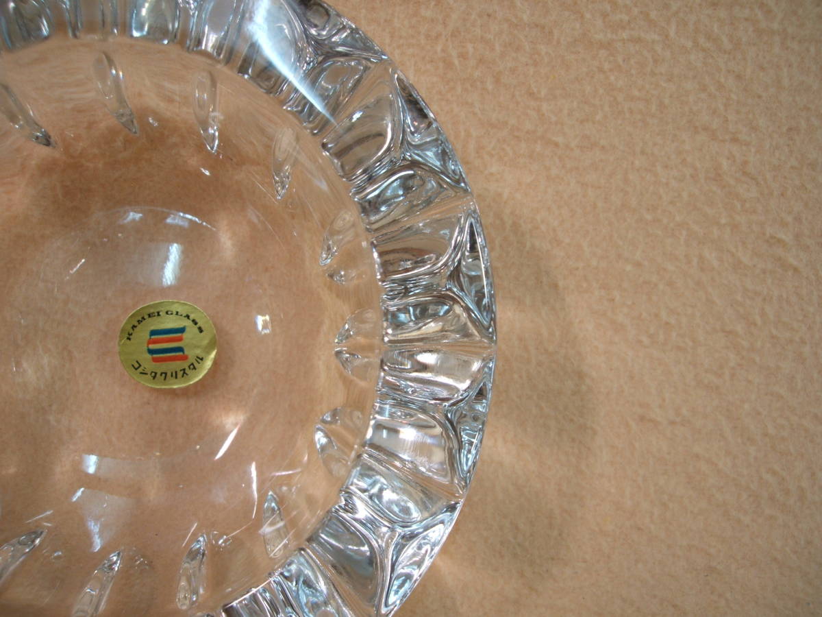 クリスタルガラス製 灰皿 (直径12,6cm) 5個 　未使用 昭和レトロ 深型 小型 透明 輝き 重厚 ガラス灰皿 ashtray コシダ ガラス FOLK CRAFT_光の屈折が、複雑な文様を演出します！！