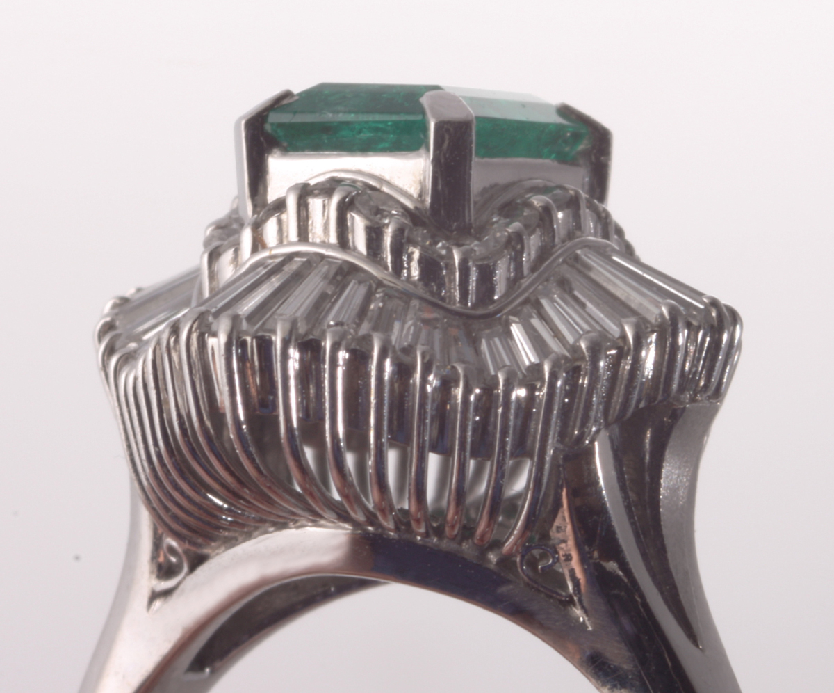 *. height. Colombia emerald 1.35CT+ dia. 18 number ring *12.4g/IP-5626