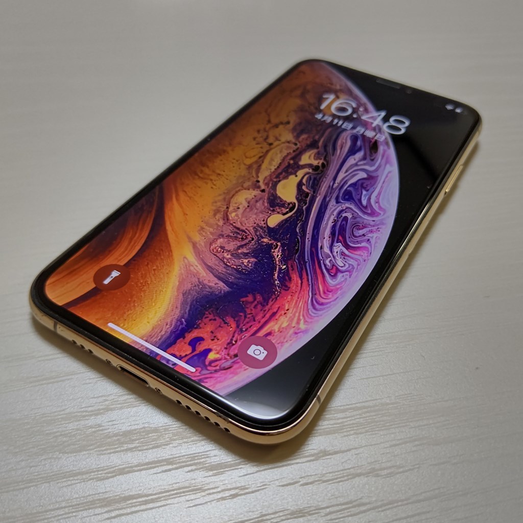 au iPhone XS 256GB SIMロック解除済-