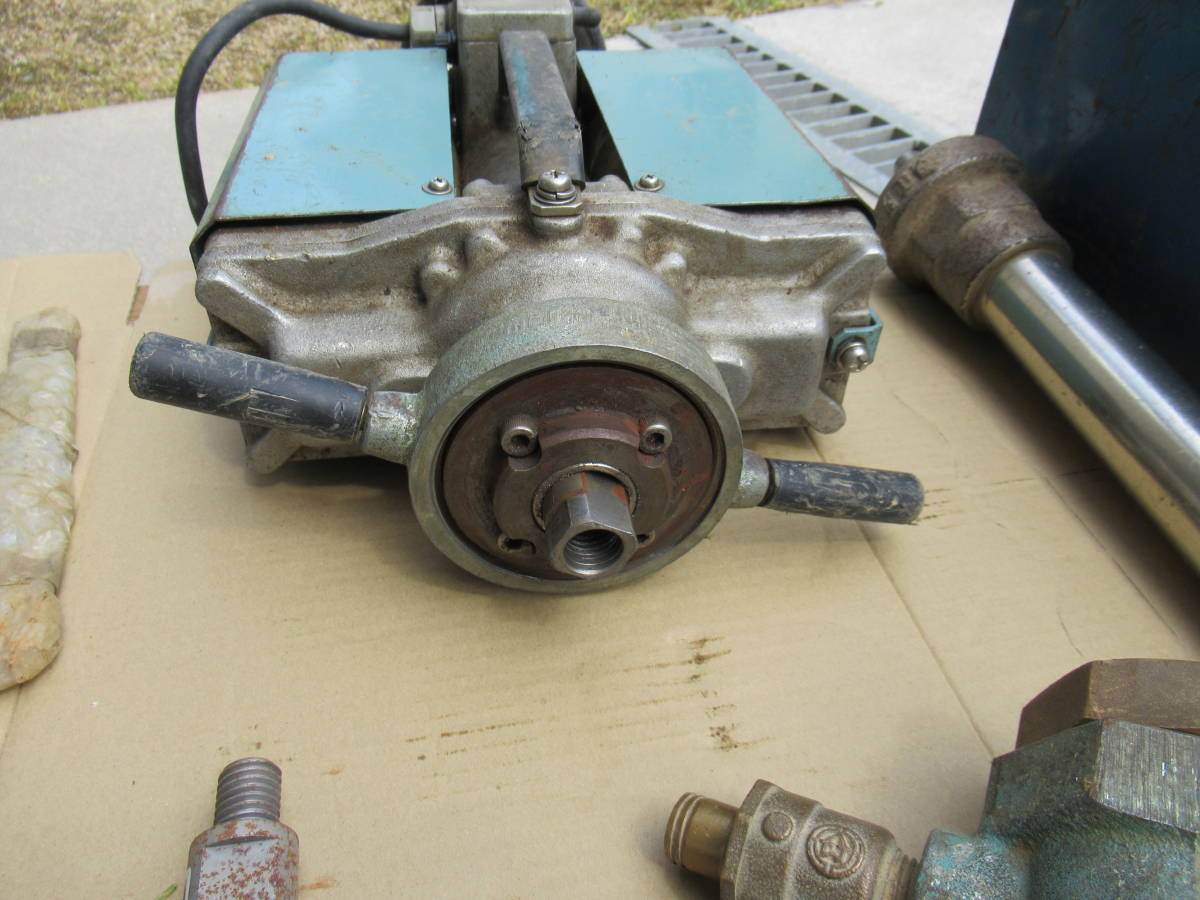 前澤給装 水道用 電動 穿孔機 ケズルくん ホルソー ※動画有 前澤給装 水道用 電動 穿孔機 ケズルくん ホルソー ※動画有