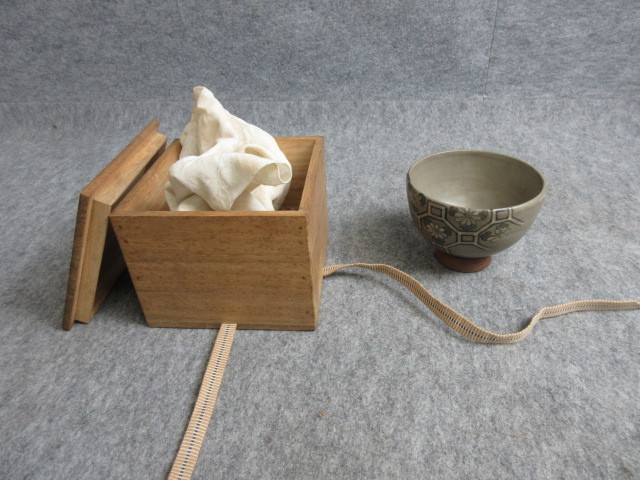 政】30776 ☆茶道具☆古曽部焼抹茶碗 箱入 高槻 茶筅 茶筒 茶碗 茶杓