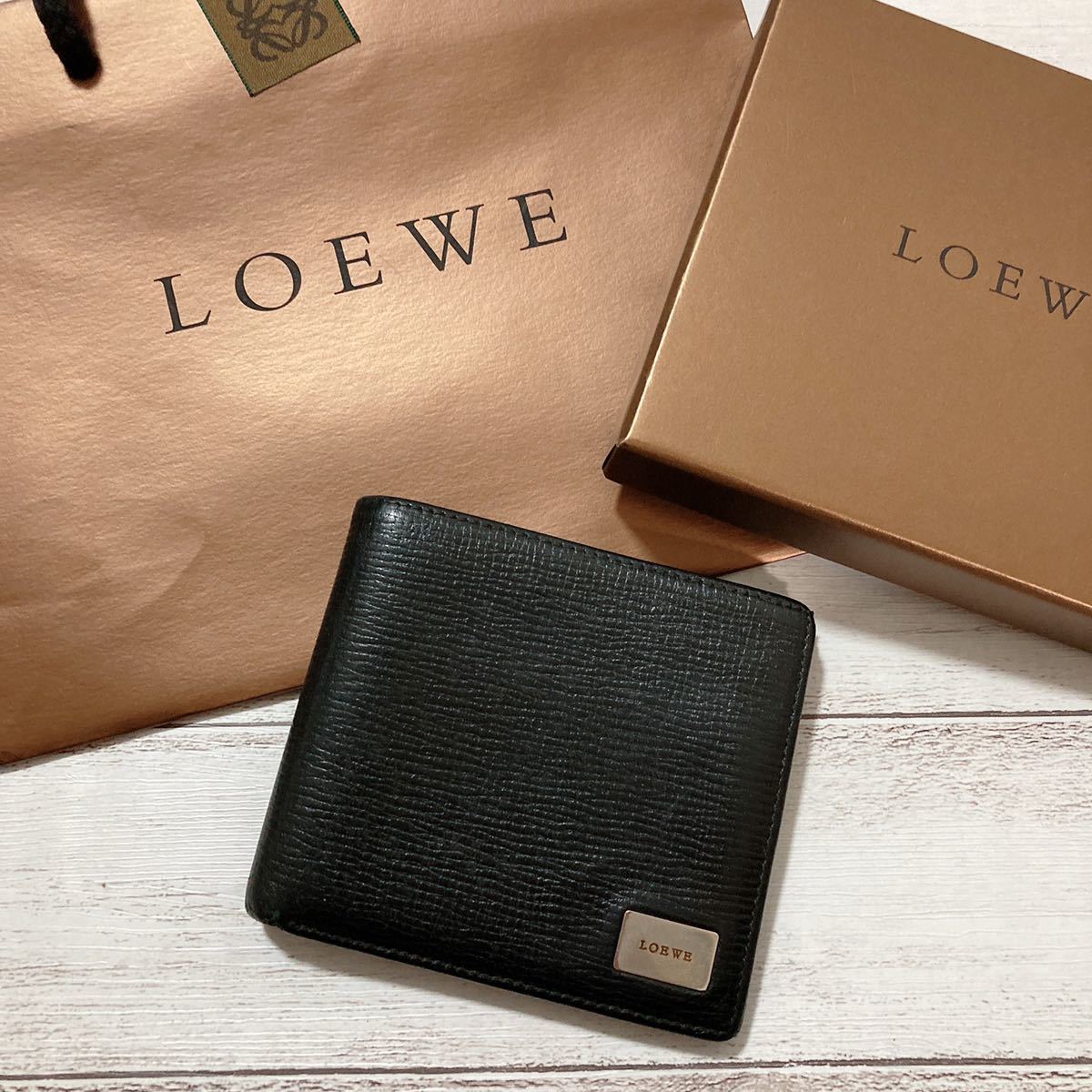 【美品】LOEWE ロエベ メンズ レディース 二つ折り財布 コンパクト財布 革財布 本革 レザー 黒 ブラック ブラック ブランド