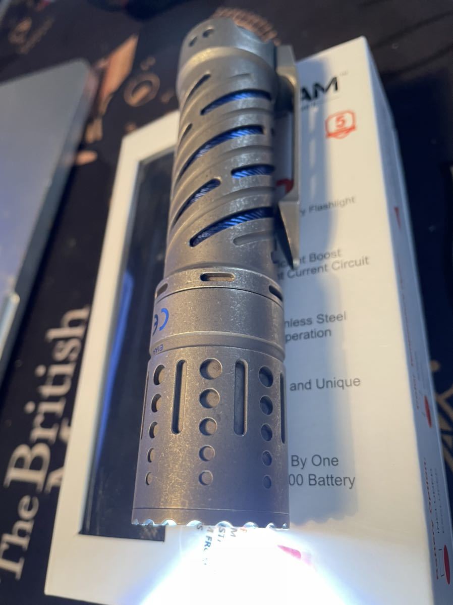 ACEBeam E70 Flashlight チタン製21700バッテリー用　6500k 最大4000ルーメン以上 【バッテリー無し、動作確認済み】