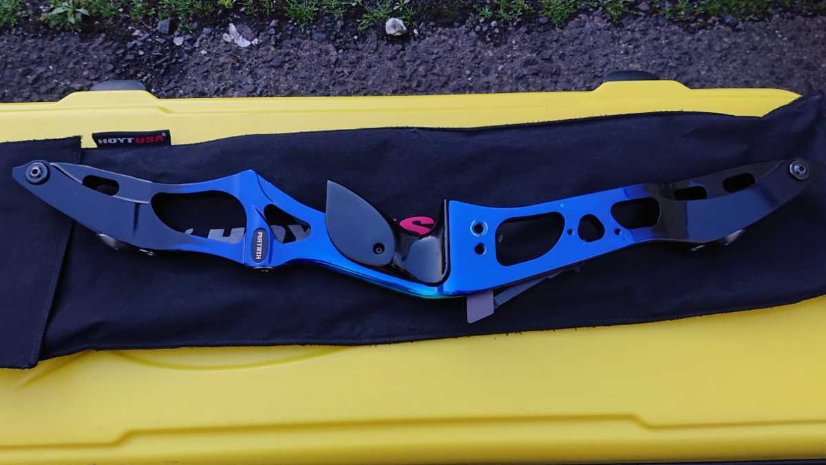 一部予約!】 アーチェリーハンドル HOYT MATRIX svajcarija.rs