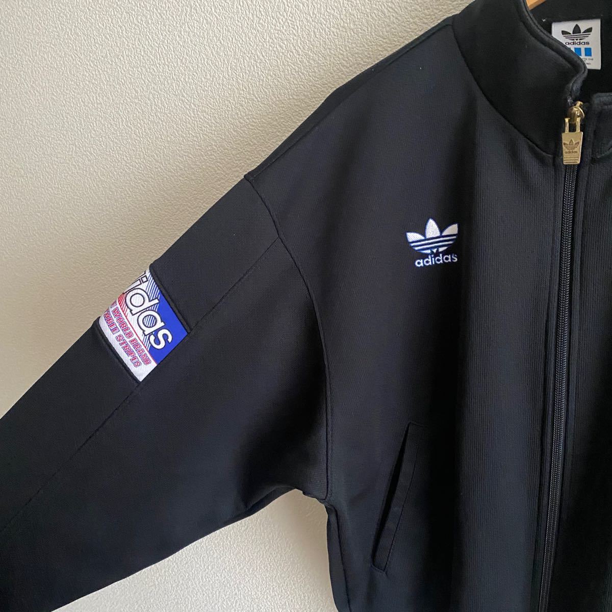 adidas 90s ジャージ トラックジャケット 黒 ブラック 腕 adidas 90s ジャージ トラックジャケット 黒 ブラック 腕