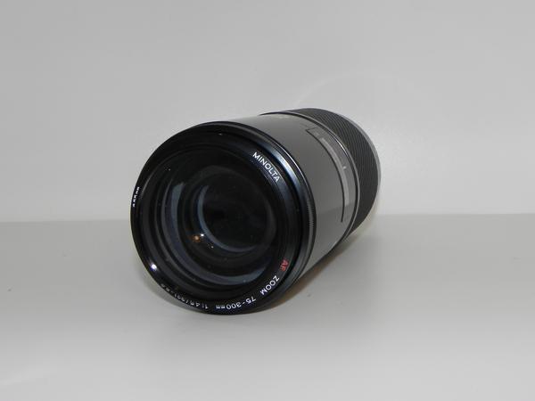 **中古品　Minolta AF 75-300mm/f 4.5-5.6レンズ( 旧タイプ):_画像2