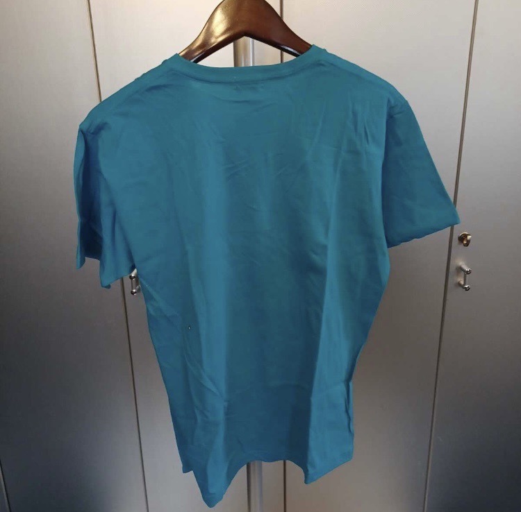 SPALDING　　 VネックTシャツ 　ターコイズブルー系 　Mサイズ_画像2