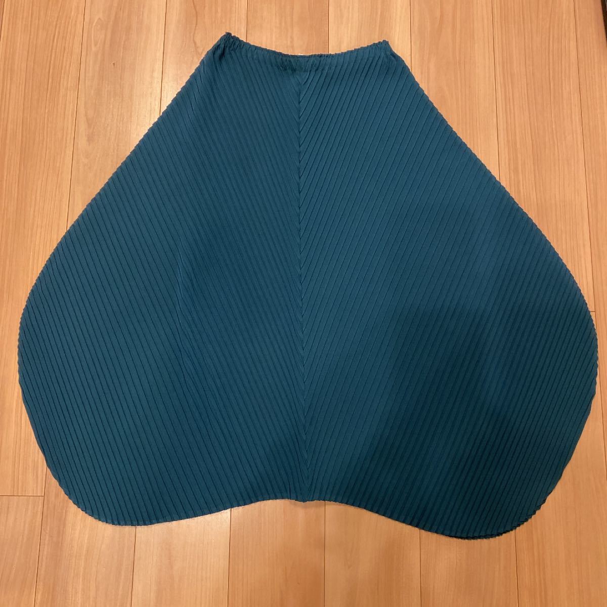 新着 サルエルパンツ-イッセイミヤケ サルエルパンツ 未使用品 - www