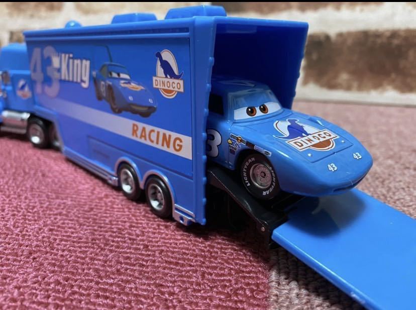 マック トラック トレーラー キング　ダイナコ　カーズ2台セット　マテル　ディズニー　ピクサー　_画像8