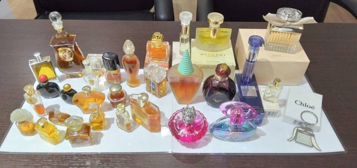 ◇◇#7563-A 香水おまとめ 19点 Chloeのキーホルダーおまけ!CD