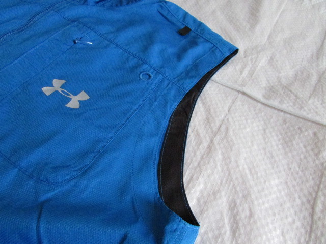 アンダーアーマー メンズ Mサイズ ベスト ノースリーブ ジャケット USED きれい MRN5946 ブルー系 UNDER ARMOUR _画像4