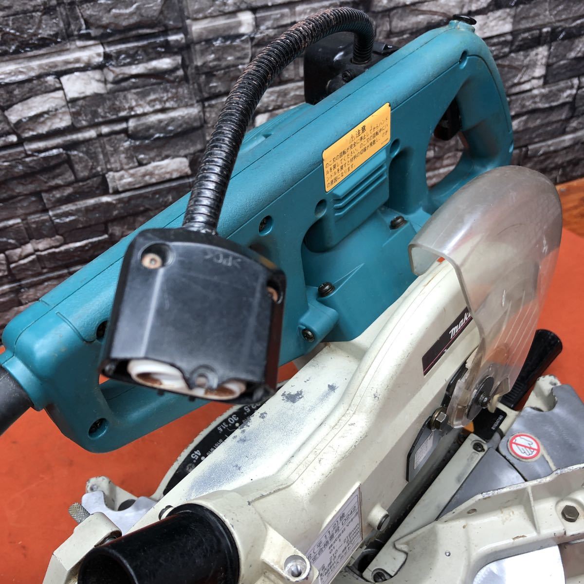 ♪送料無料♪【中古/動作品】makita/マキタ 【LS0831】 216mm卓上マルノコ 押切 おしぎり 押し切り