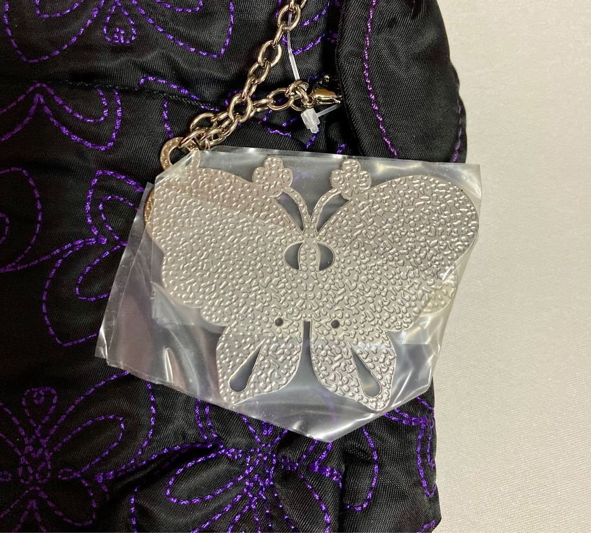 ANNA SUI バッグ 蝶 ショルダーバッグ バタフライチャーム付 ANNA SUI バッグ 蝶 ショルダーバッグ バタフライチャーム付