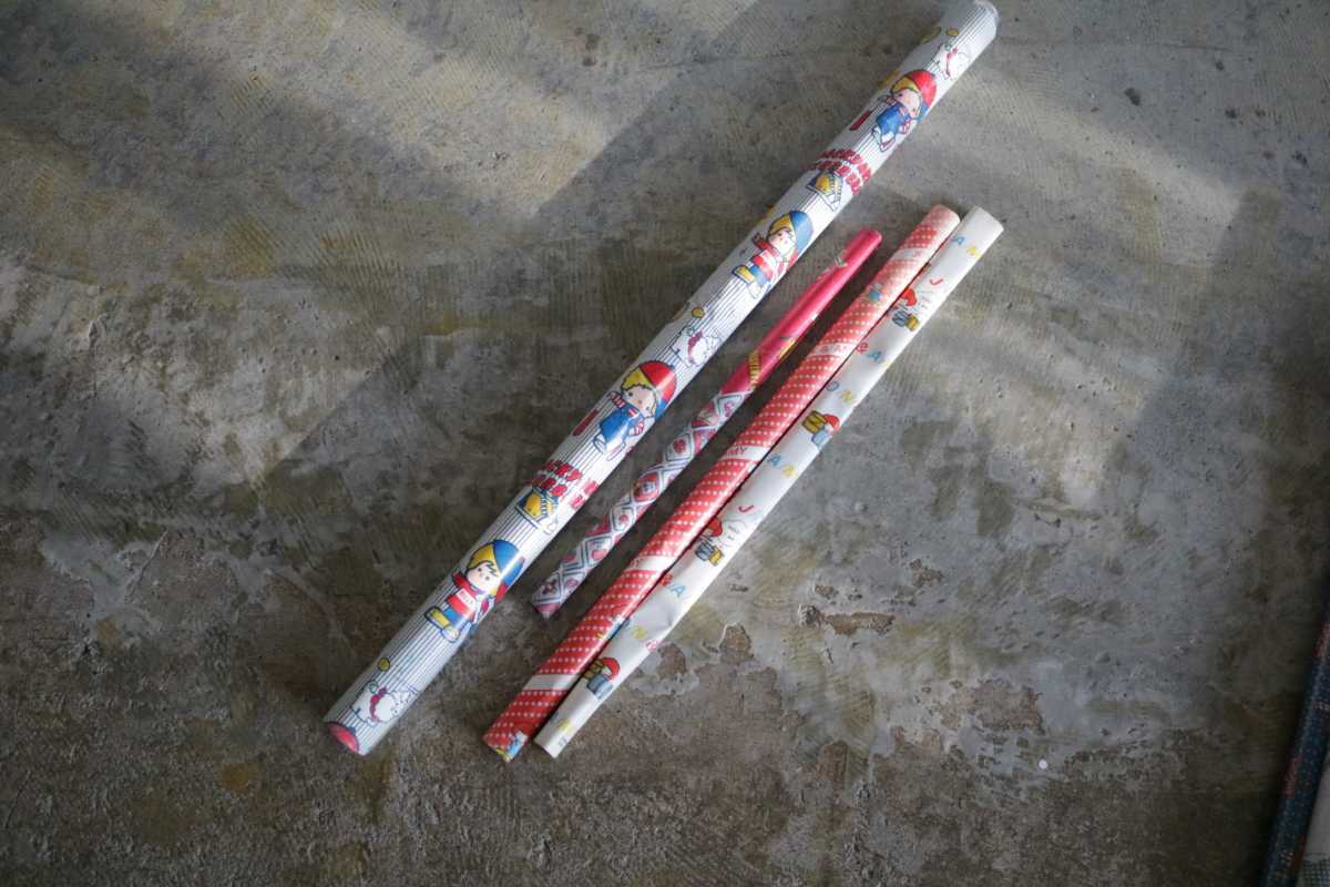 80 period Sanrio Snoopy gold futoshi kun dot polka dot contains fancy series wrapping paper wrapping paper 70ps.@ and more long-term keeping goods unused together large amount 