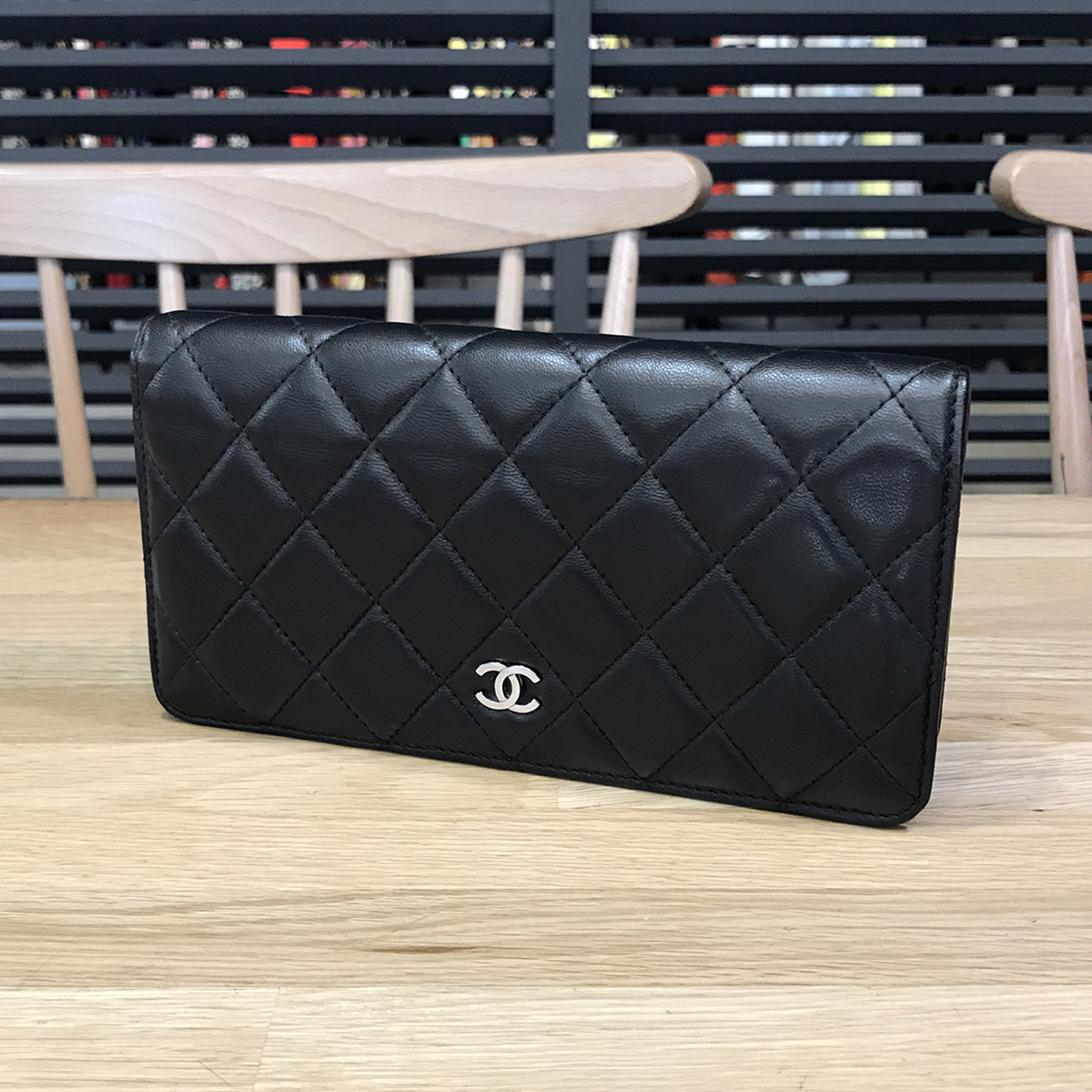 シャネル CHANEL ラムスキン マトラッセ 二つ折り 長財布 ブラック-