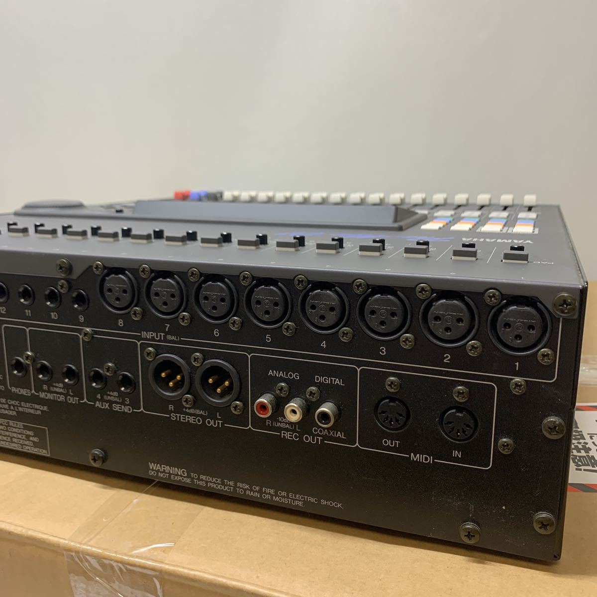 YAMAHA ProMix 01 ムービングフェーダー搭載デジタルミキサー YAMAHA ProMix 01 ムービングフェーダー搭載デジタルミキサー