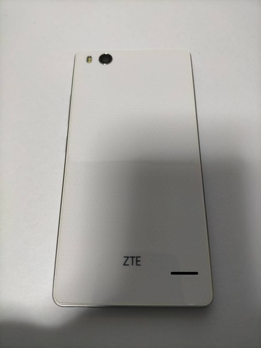 PayPayフリマ|SIMフリー ZTE Blade E01 ホワイト 本体 PayPayフリマ|SIMフリー ZTE Blade E01 ホワイト 本体