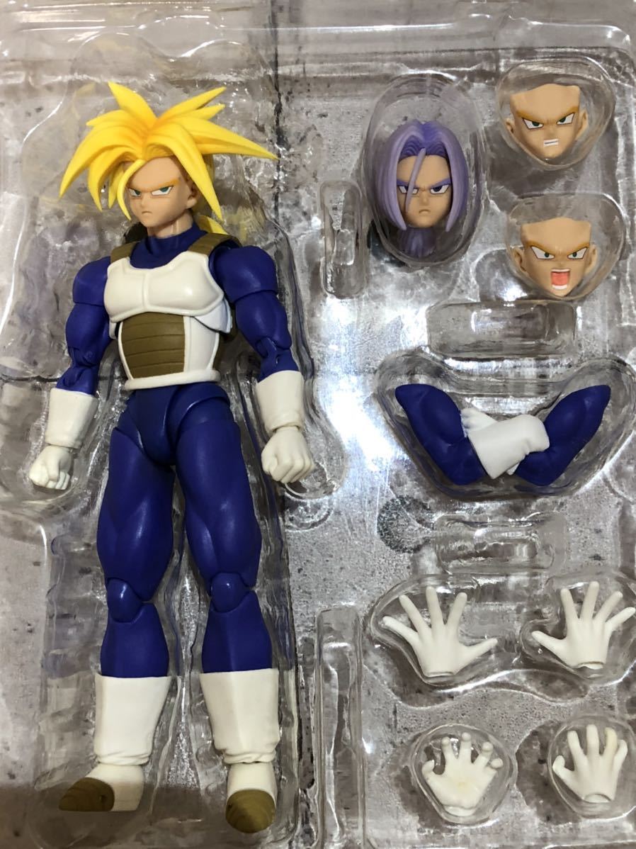 S.H.フィギュアーツ ドラゴンボールZ スーパーサイヤ人 トランクス 的