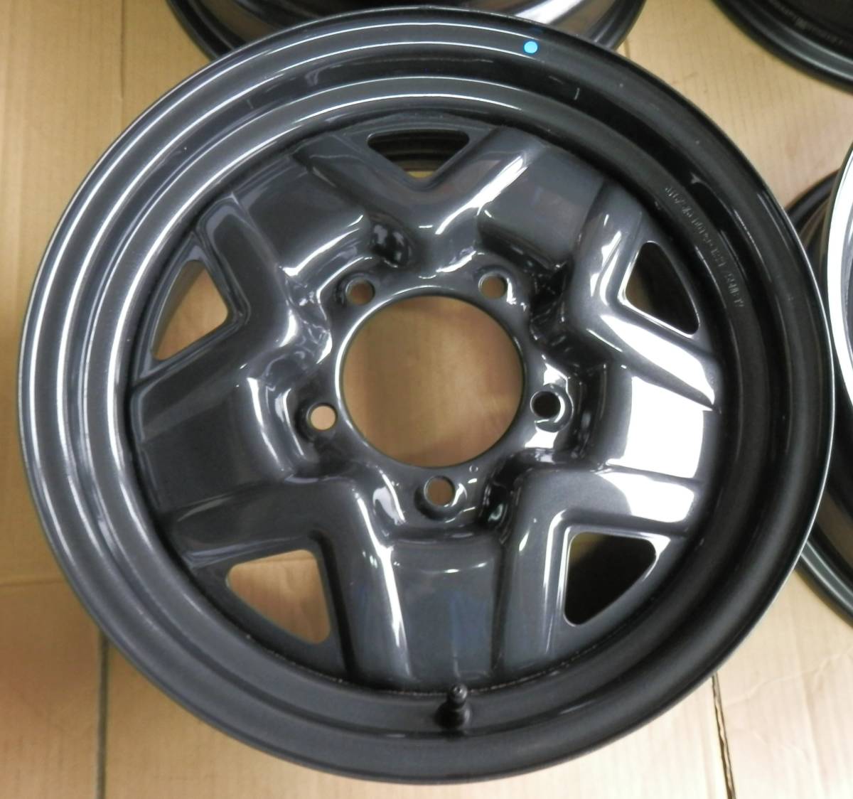 新車外し 現行JB64 ジムニー XL XG 純正スチールホイール 4本 令 新車外し 現行JB64 ジムニー XL XG 純正スチールホイール 4本 令