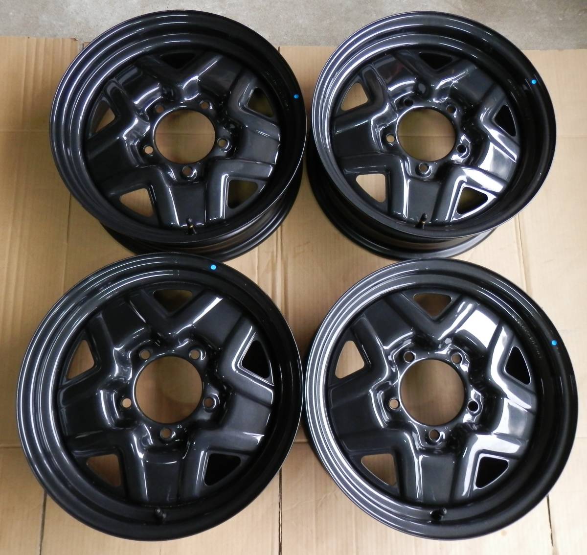 新車外し 現行JB64 ジムニー XL XG 純正スチールホイール 4本 令 新車外し 現行JB64 ジムニー XL XG 純正スチールホイール 4本 令