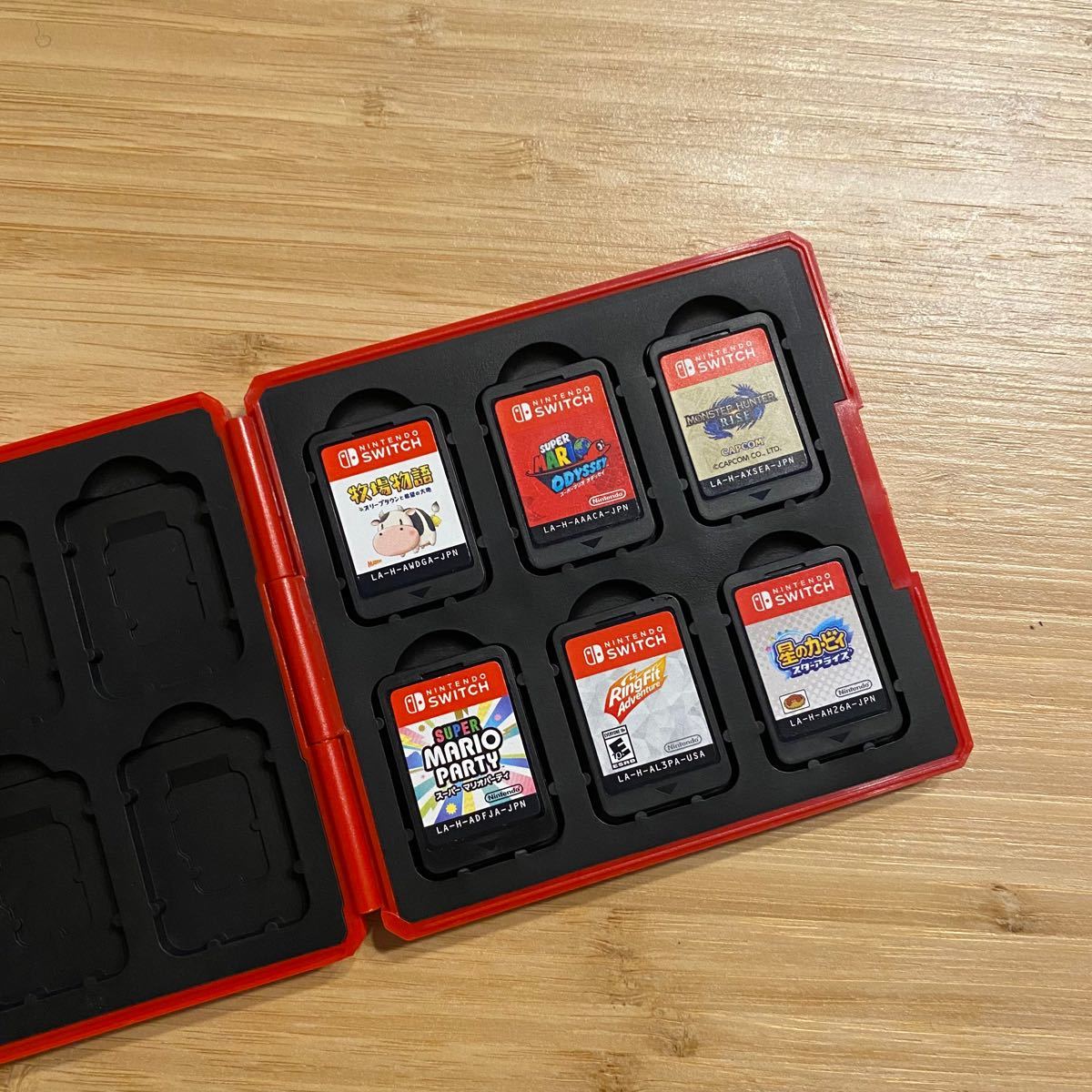 Switch ゲームカードケース ソフト12枚 収納 薄型 防塵 赤い