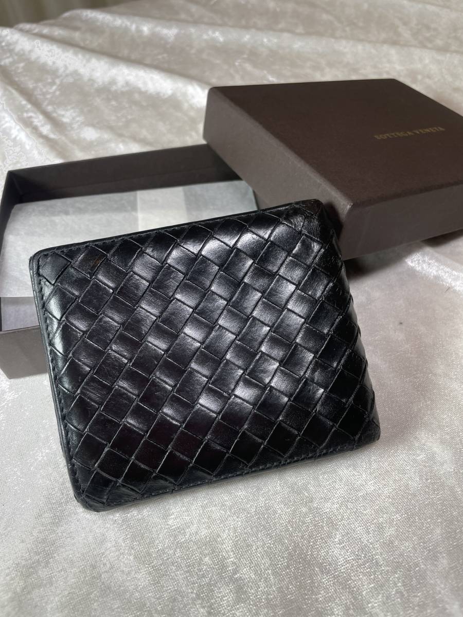 ボッテガヴェネタBOTTEGAVENETA イントレ二つ折り財布 ブラック