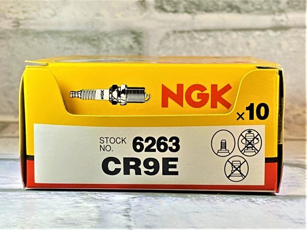 ＮＧＫ　ＣＲ９Ｅ　２本セット　ヤマハ　ＴＴ２５０Ｒレイド　９４ー　適合　新品！_画像3