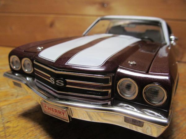 { free shipping!}1/18 Chevy she bell SS 1970 year white / purple Chevrolet she bell SS