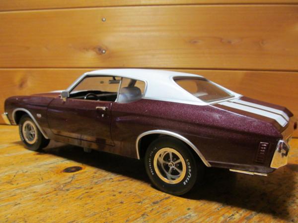{ free shipping!}1/18 Chevy she bell SS 1970 year white / purple Chevrolet she bell SS