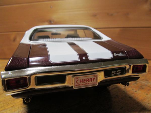 { free shipping!}1/18 Chevy she bell SS 1970 year white / purple Chevrolet she bell SS