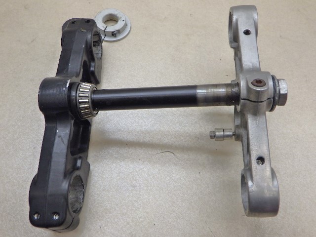 A615 DUCATI 900ss stem & top bridge 