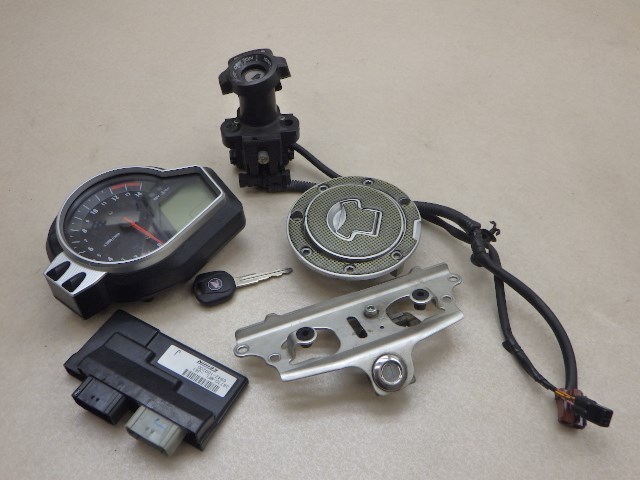 A593 CBR1000RR SC59 メーター ECU キーセット メインスイッチ(ホンダ用)|売買されたオークション情報、Yahoo!オークション(旧ヤフオク!) の商品情報をアーカイブ公開 - オークファン(aucfan.com)