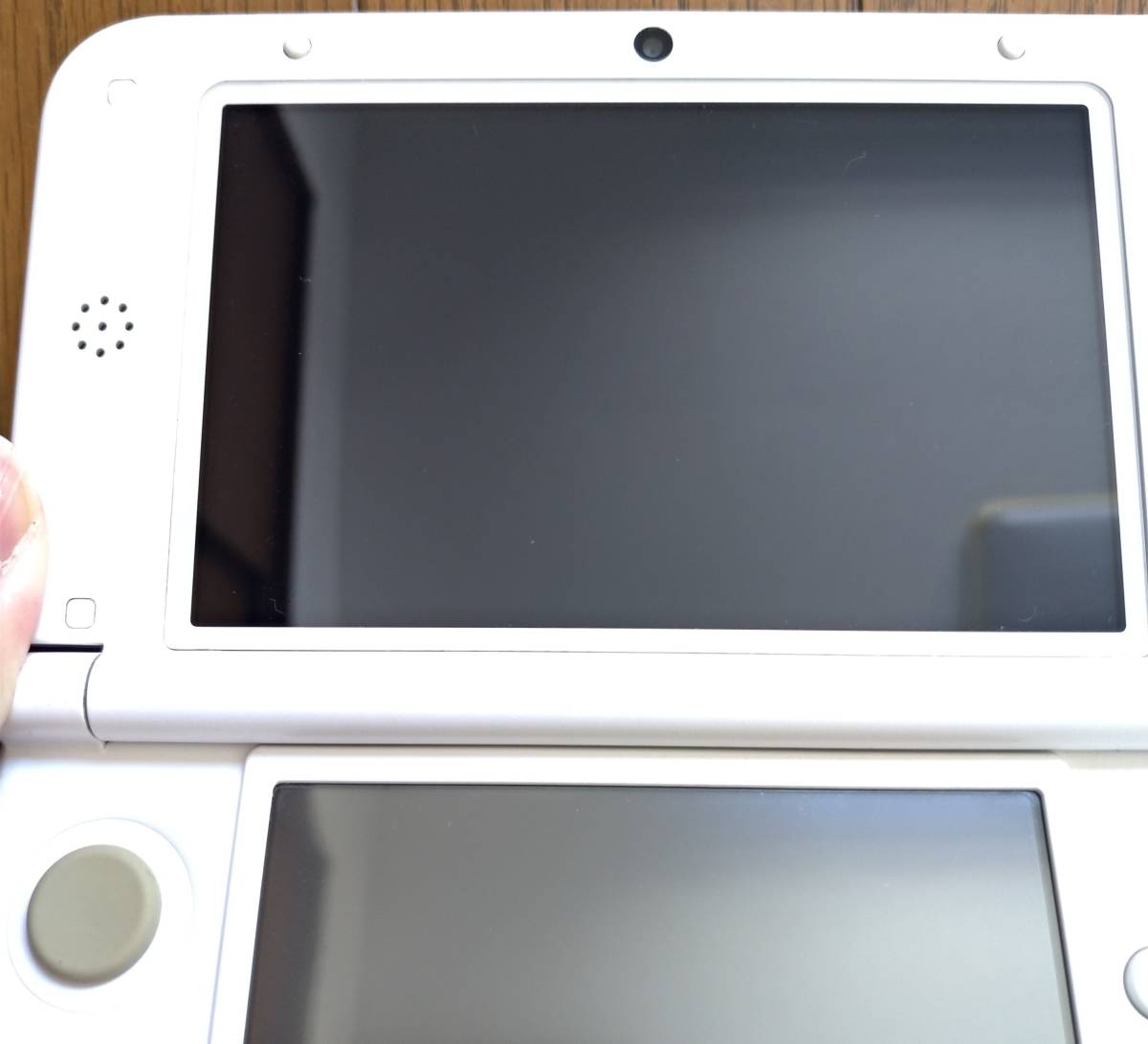 PayPayフリマ｜ニンテンドー3DS LL NINTENDO 3DS LL ホワイト ジャンク扱い スティック操作暴走 上画面傷なし 充電器  タッチペン SDカード2GB 送料無料