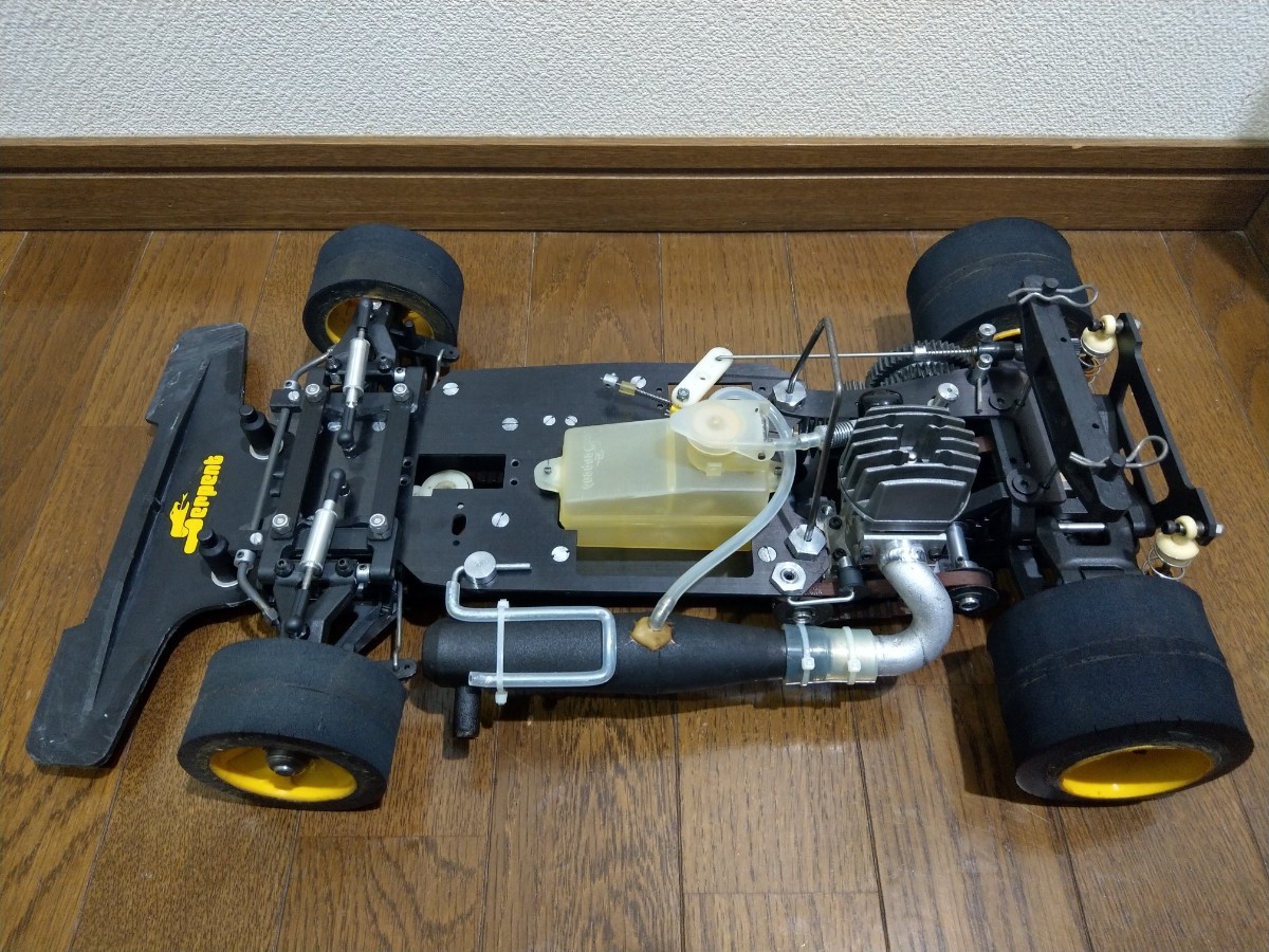 絶版レア/サーパント/バートン 1/8 RPS クワトロ エンジンカー 絶版レア/サーパント/バートン 1/8 RPS クワトロ エンジンカー