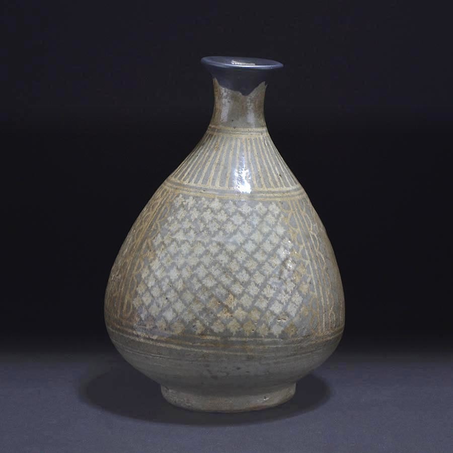 ☆いい楽 特別出品☆李朝 三島白象嵌草文徳利 李朝前期 www.falconofs.com