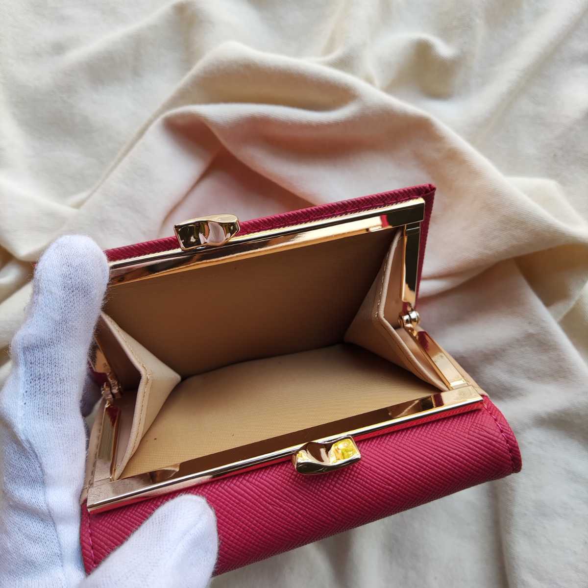 新品・未使用】 ヴィヴィアンウエストウッド Vivienne Westwood 三つ折り財布 オーブ レディース ピーチ