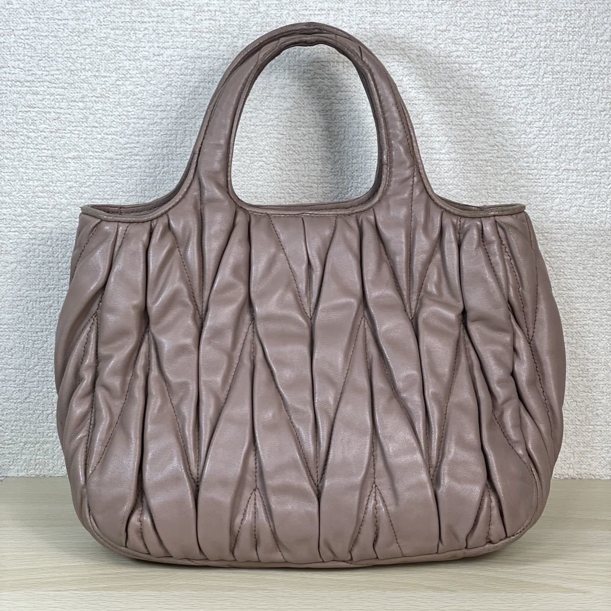 MIU MIU ミュウミュウ バッグ 2way レザー ピンクベージュ マトラッセ