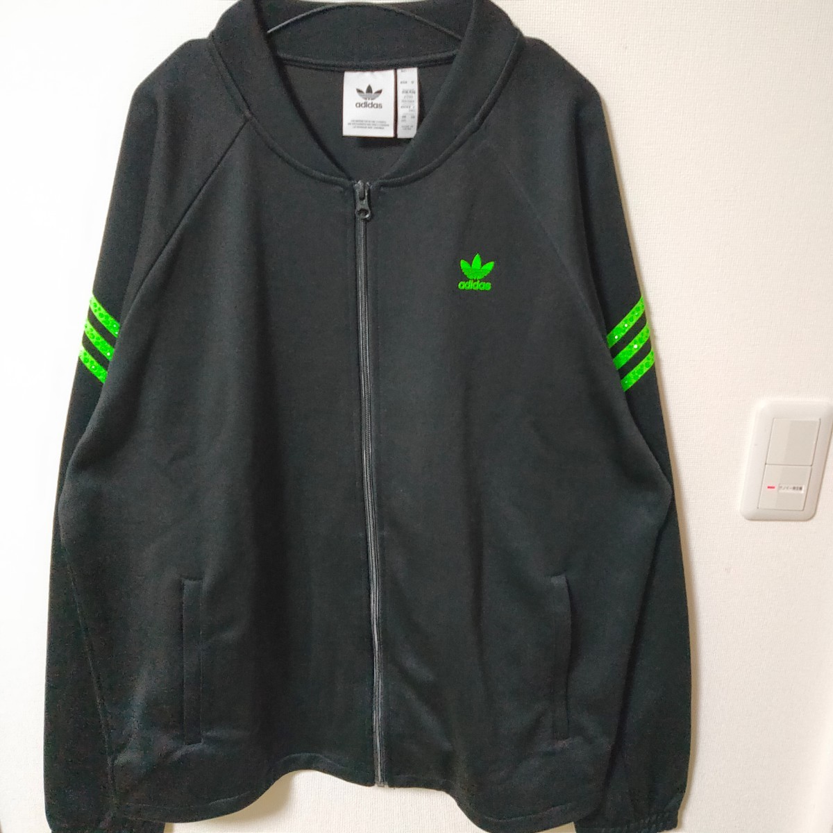 売れ筋介護用品も! adidas 黒×緑 トラックトップ SST ジャージ メンズ2XO アディダス