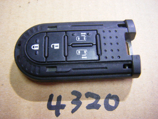 LA700S/LA710S ウェイク ピクシスメガ LA700A M900A ルーミー タンク 4ボタン 両側パワースライド スマートキー キーレス リモコン 鍵 電動_画像1