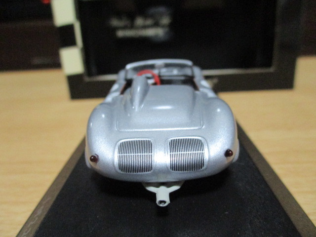 ミニチャンプス　 1/43 「 ポルシェ 718 RS60 」 #99　 シルバー　 1960ｙ ・送料 400円（レターパック発送）_画像6