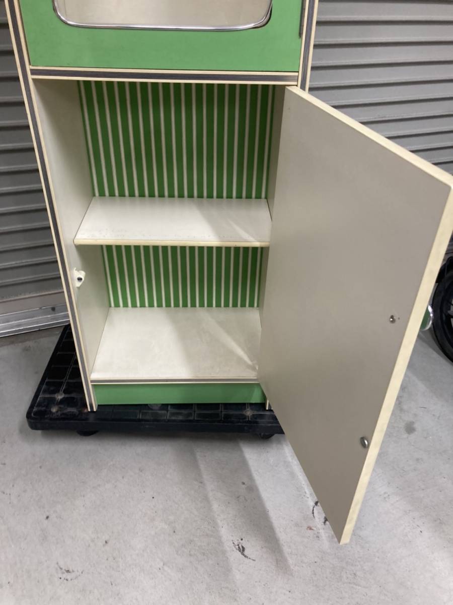 最新の値下げ商品  緑 グリーン アンティーク ヴィンテージ 食器棚 ポップ 昭和レトロ キッチン収納