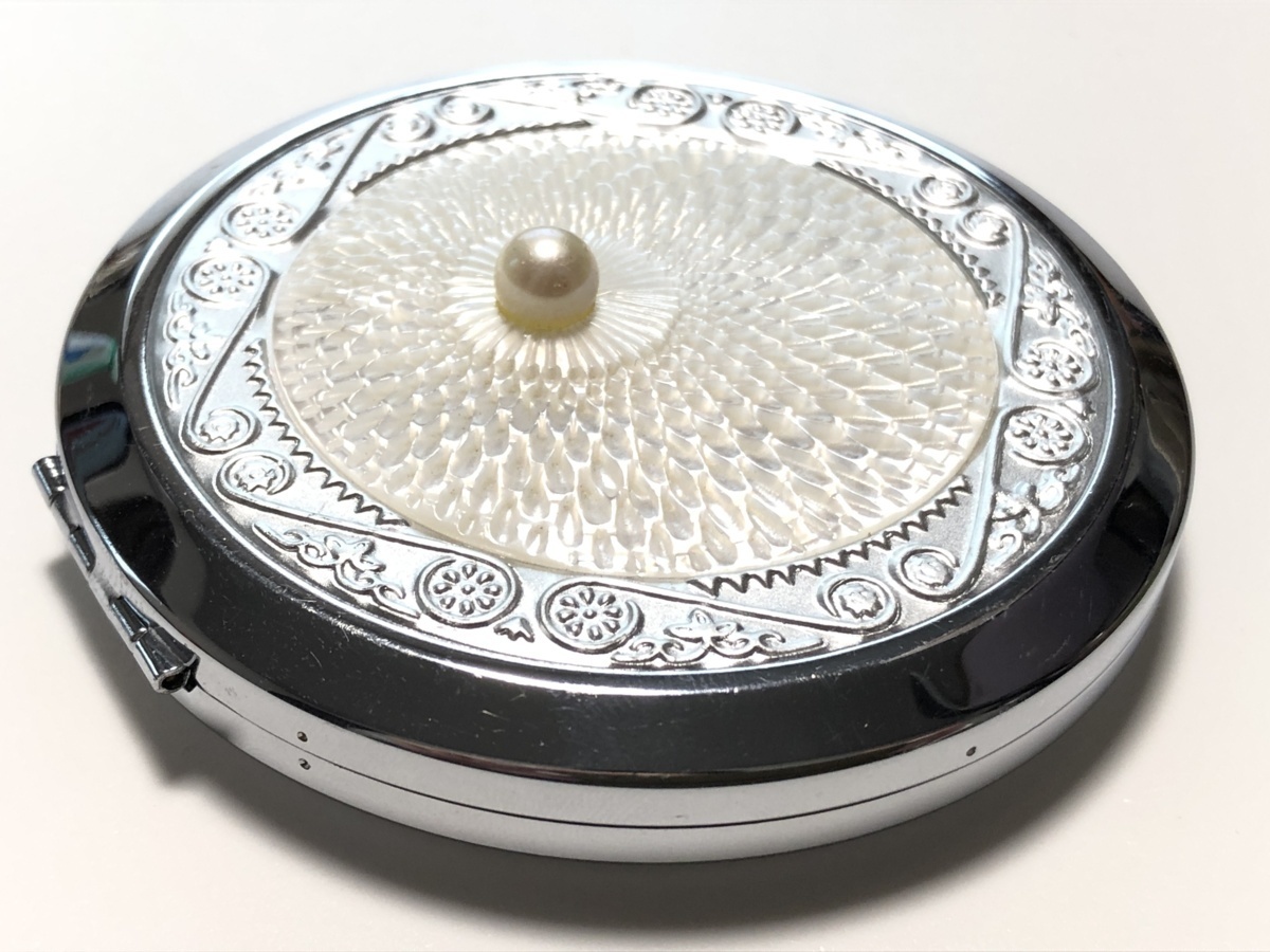  antique White Butterfly .book@ pearl 78.8g small . chrysanthemum skill compact mirror unused 