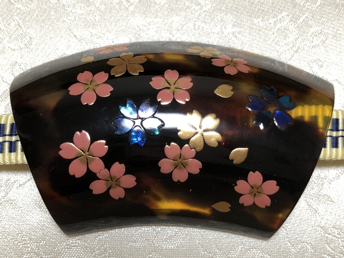 本鼈甲 金蒔絵 螺鈿 作家物 片山雅博作 桜文 帯留め 美品 共箱付属