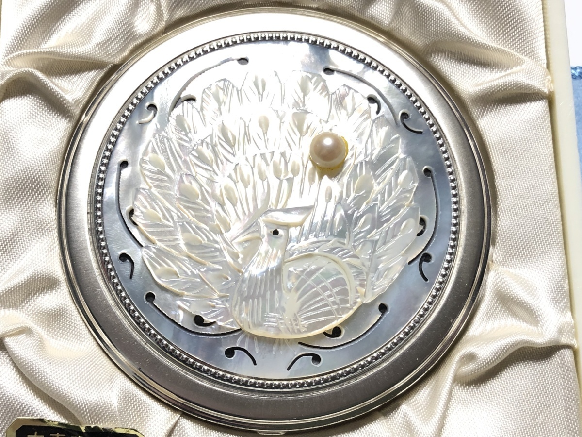  antique pine . pearl? White Butterfly .book@ pearl 90.4g.. skill compact mirror unused case attaching .
