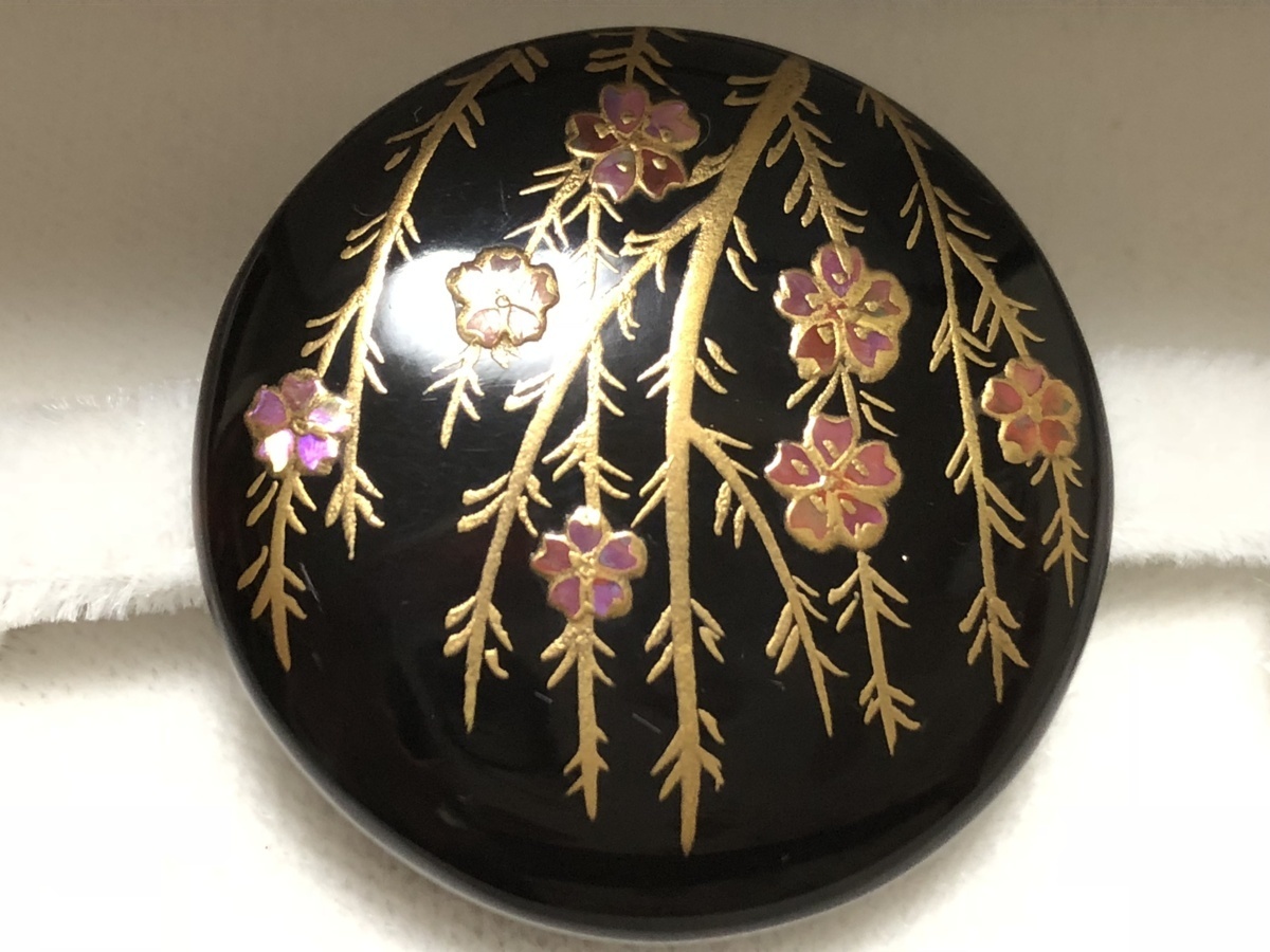 売れ筋アイテムラン 黒蝶貝に蒔絵の帯留めです blog