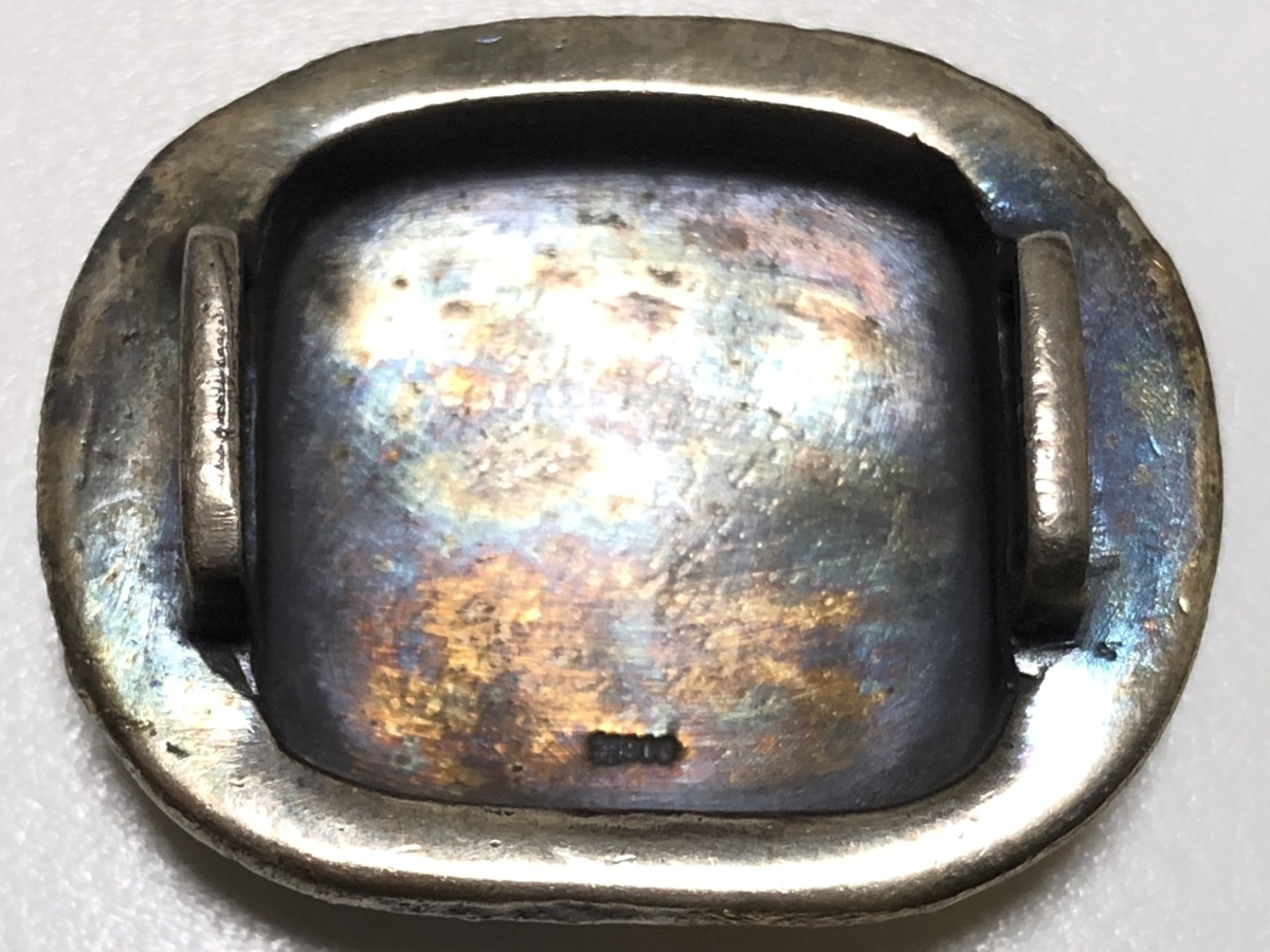 文化勲章受章 銀900 彫金 19.9g 作家物 帖佐美行 『茶の花』 文化勲章受章 銀900 彫金 19.9g 作家物 帖佐美行 『茶の花』